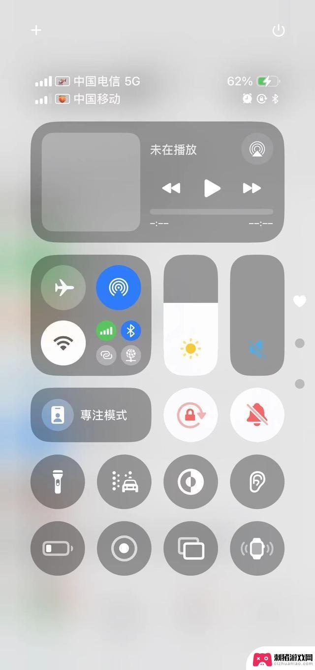 iOS18体验：设计混乱、缺乏AI，苹果应受到热烈批评？